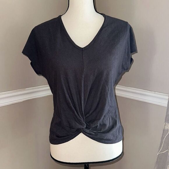 Universal Threads Co Crop Style Top - Picture 1 of 5